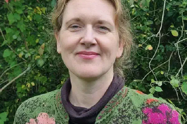 Lisette deelt al jaren een auto met haar buren — en zou niet anders willen